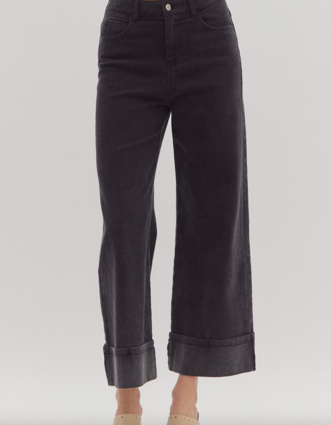 Black solid mid rise ankle cuff pant
